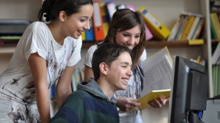 Само 2 гимназии са запълнили бройките си след второ класиране