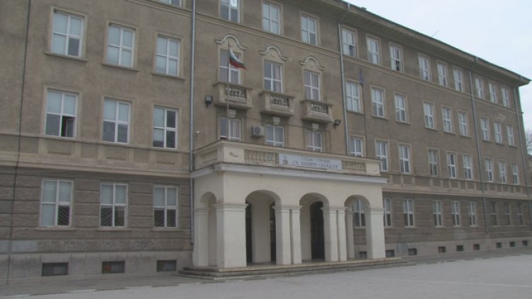 След нападението с нож в училище: Наказание за тийнейджърките от Пловдив