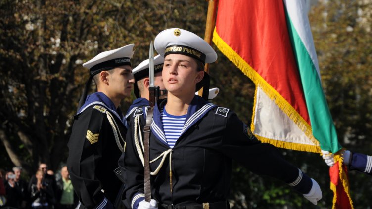 Да пазят родината по море се заклеха новите курсанти във Варна