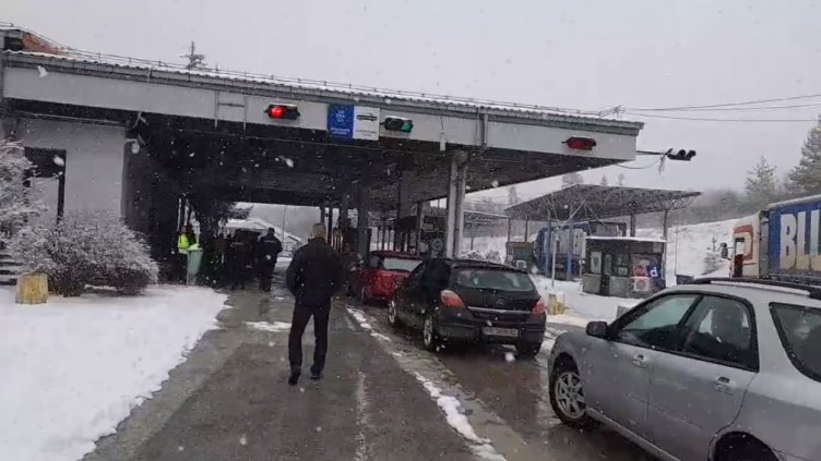 Арестуваните българи в РСМ, бити и държани 6 ч. с белезници