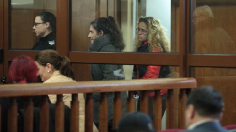 Спецсъдът търси кой е писал в тефтерчето на Десислава Иванчева