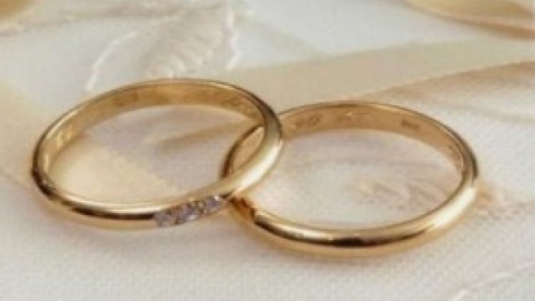 Бракът трае 6 години при голяма възрастова разлика