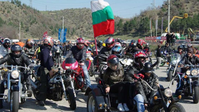 С концерт рокери събират пари за болница в Търговище