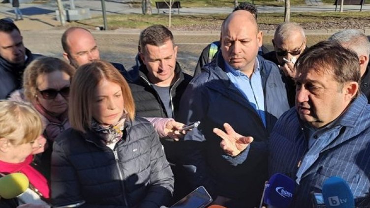 Фандъкова и Шишков в челен сблъсък на жълтите павета