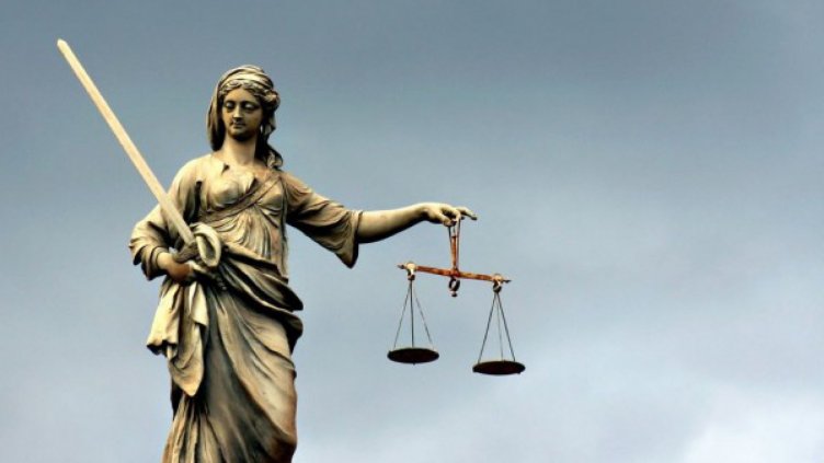 Осъдиха роден съдия за корупция