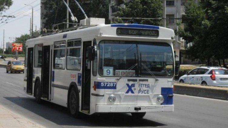 Пускат експериментално нощна тролейбусна линия