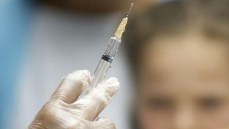 Медици: Без задължителни ваксини да няма училище