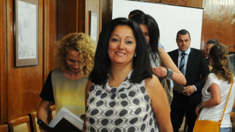 Павлова пресметна: 300 км магистрали от кабинета "Борисов"