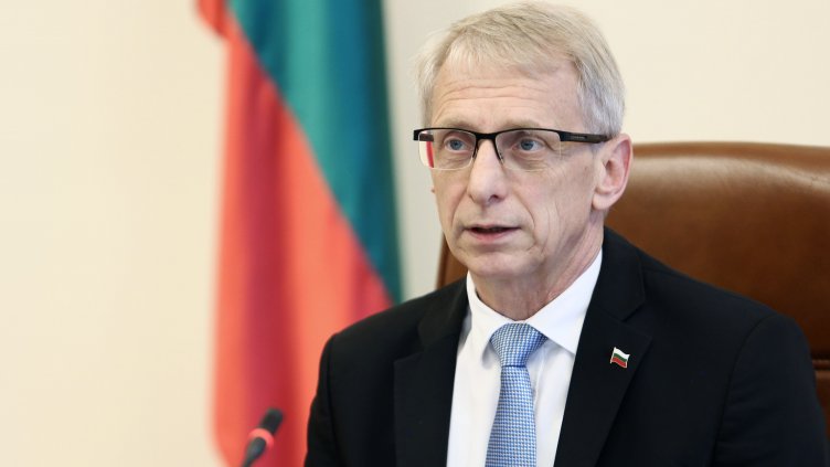 Повишават заплатите в държавната администрация