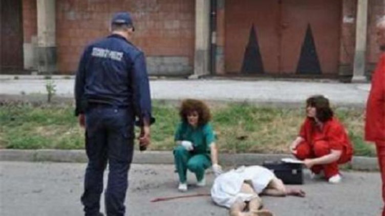 Девойка скочи от 7-ия етаж в Бургас