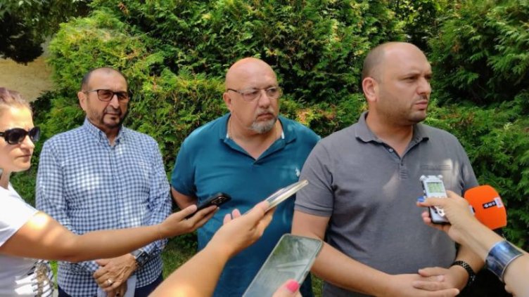 ГЕРБ продължава да зове: Коцев, спри колите в Морската градина