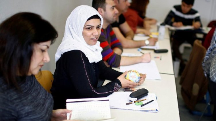 Има ли работа за бежанците в България?  