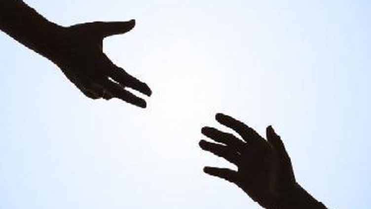 Болни братя в безпомощно състояние след смъртта на майка си