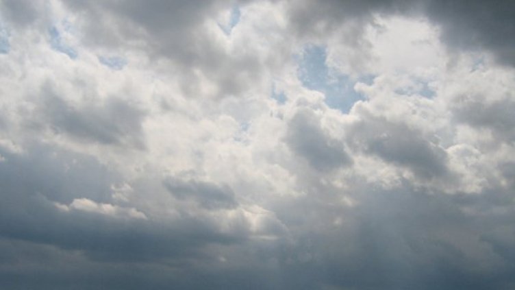 Разкъсана облачност над Варна, температурите до 22 градуса