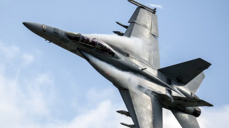 Каракачанов допуска закупуването на изтребители F-18