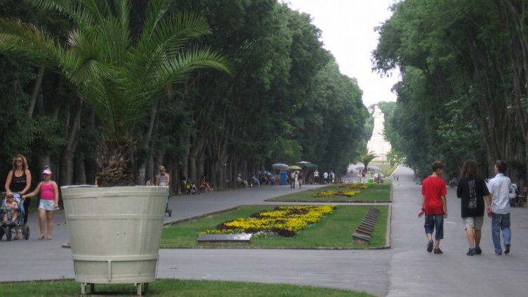 Сменят паметните плочи в Алеята на Възраждането