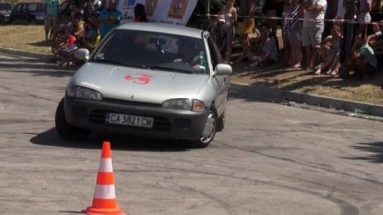 Майстори на волана се изявяват в събота