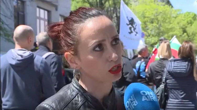 Кой, как и защо отне бебето на българка във Франция