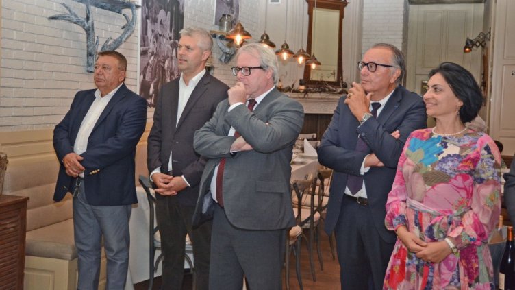 Французи проучват условията за бизнес във Варна