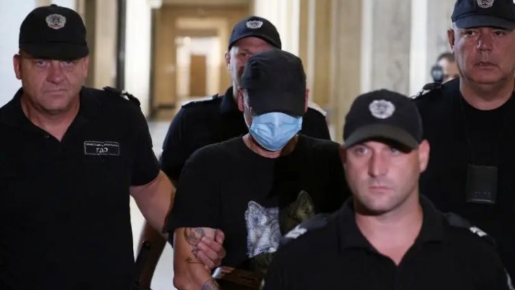 Обвиненият в жестоко убийство на приятелката си остава в ареста