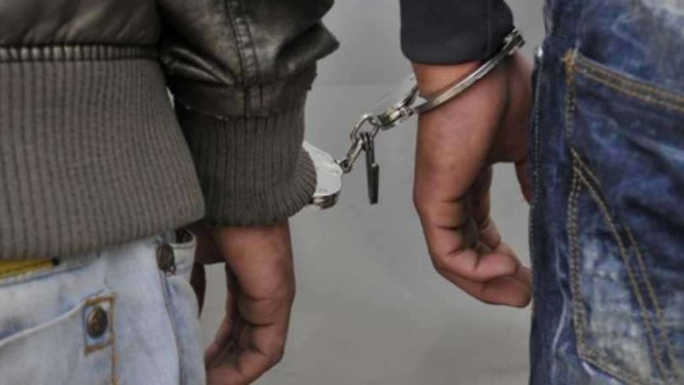 Във Варна задържаха двама наркодилъри