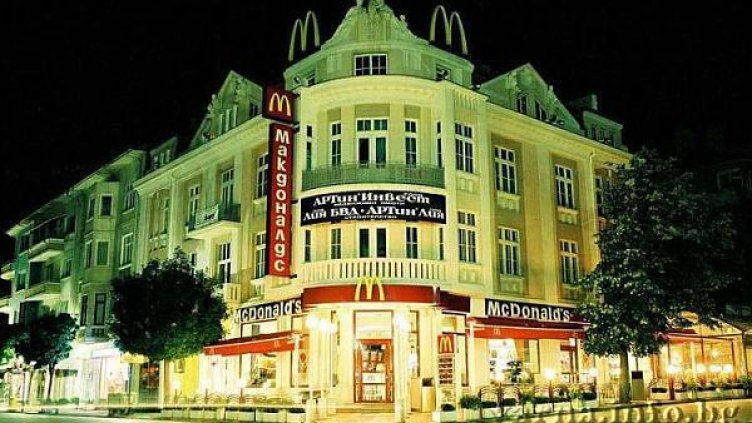 В събота и неделя затварят за коли района до "Севастопол"