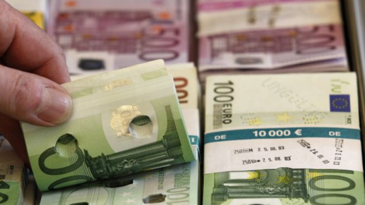 Турци опитаха да пренесат през Калотина €42 000