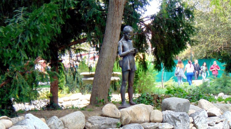 Рибарчето се върна в Цар Симеоновата градина