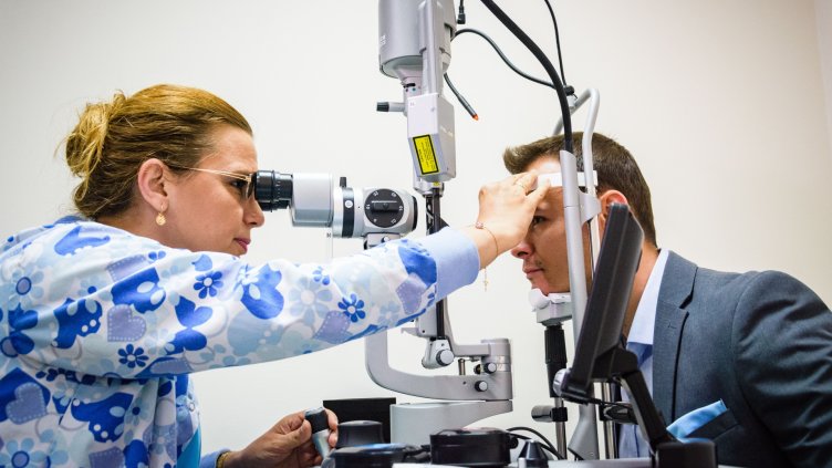 По-добри условия за работа и модерна апаратура в Очна болница след поемане на управлението й от МУ-Варна