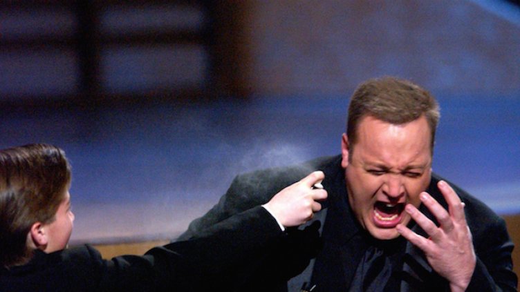 Какво да направим при напръскване с лютив спрей