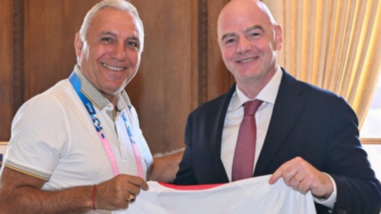 Христо Стоичков става служител на ФИФА