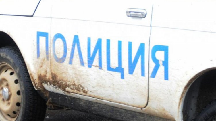 Мигрантска математика: 39 нелегални в 5 коли