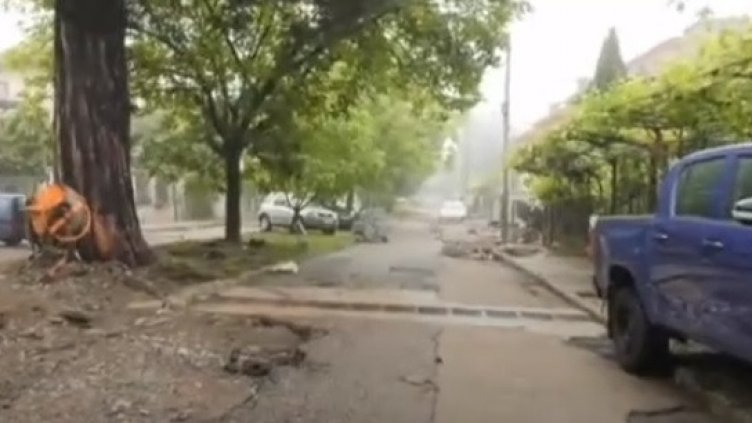 Спряха влаковете между Ихтиман и Костенец, Берковица бедства