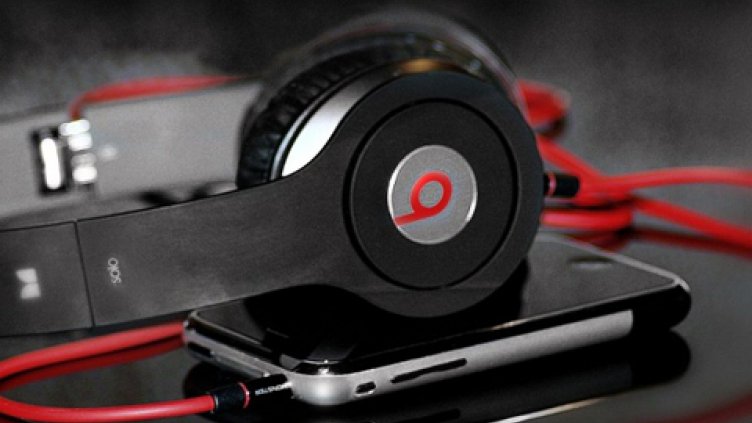 Чанти, тонколони и слушалки менте прибраха варненските полицаи