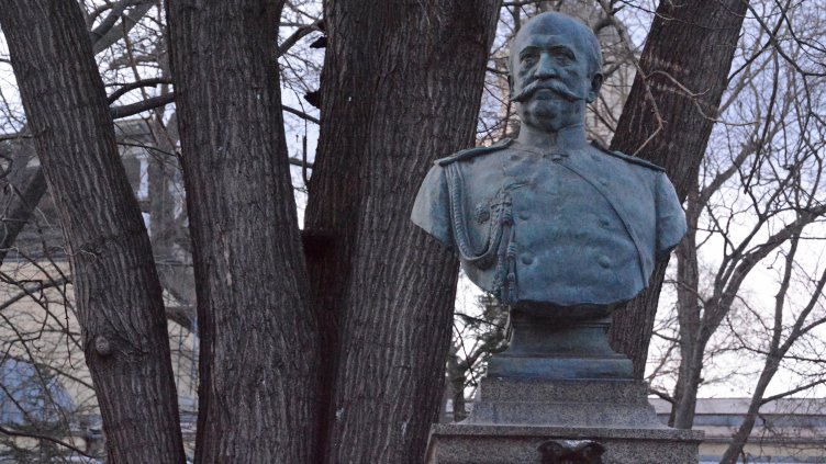 Възстановиха бюста на паметника на граф Игнатиев във Варна