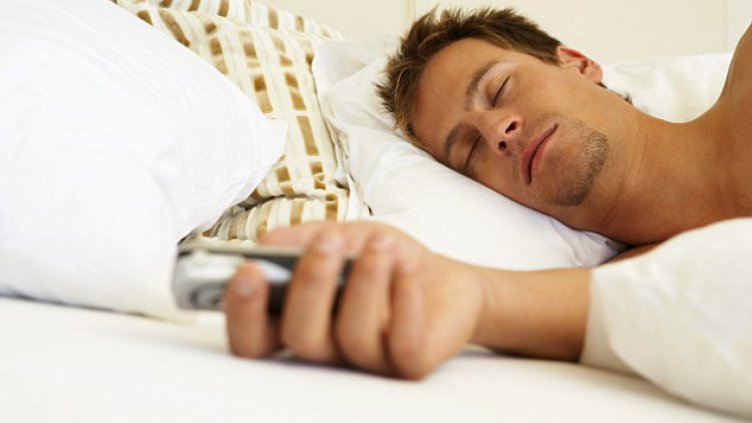 Мобилните телефони увреждат сперматозоидите