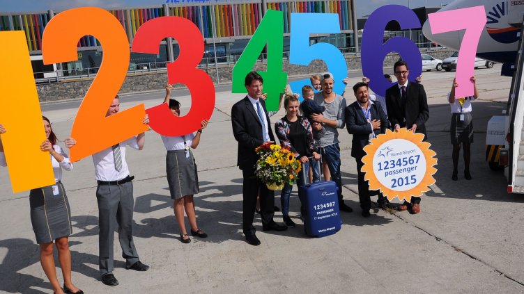 Летище Варна посрещна пътник № 1 234 567 (СНИМКИ)