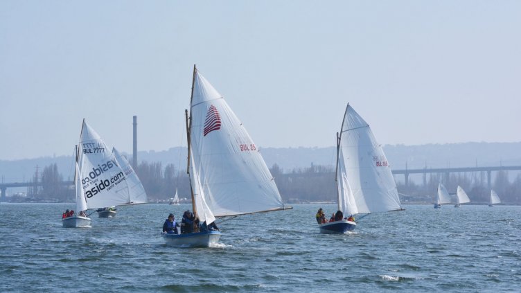 20 екипажа участват в 67 ветроходна регата "Трети март"