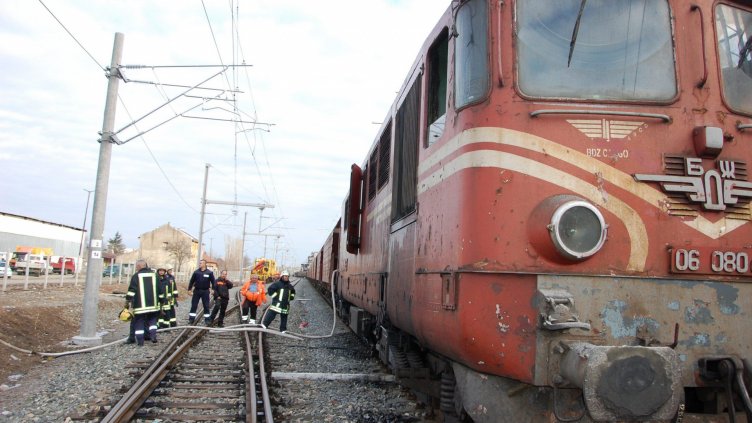 Край Харманли в движение пламна локомотив на влак