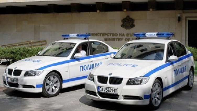 Полицаите под строй на проверовъчен