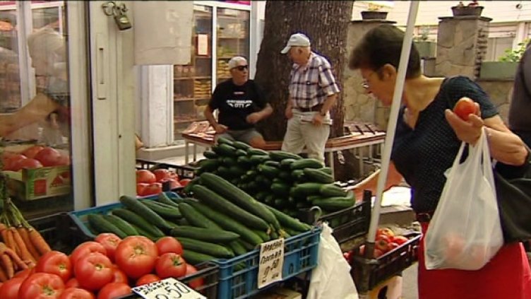 Цените на храните на едро спадат поредна седмица