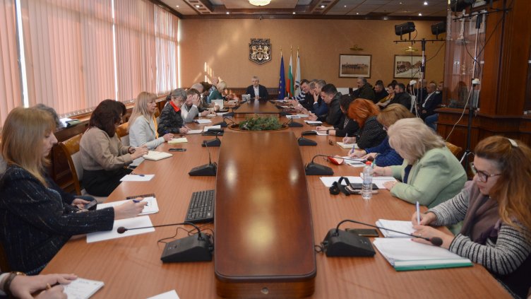 Забавеното извозване на падналата дървесина във Варна - заради неразбирателство между фирмите 