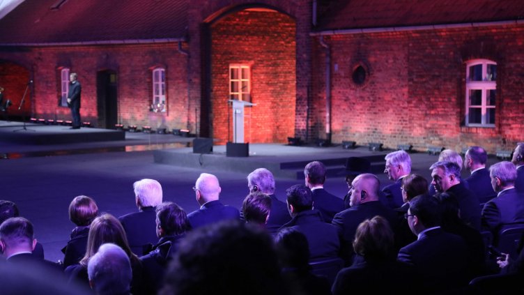 Започна участието на премиера в церемонията по повод 75 г. от освобождаването на бившия концлагер Аушвиц- Биркенау