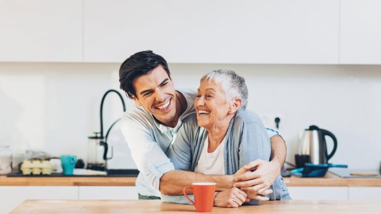 Зависими от мекиците на мама. Младите у нас късно отлитат от гнездото