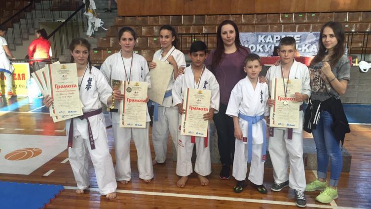 Варненци отново се представиха отлично на държавно по киокушин