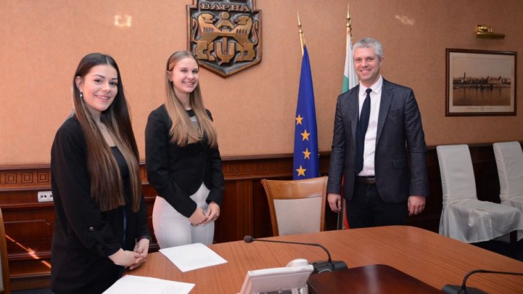 Кметът на Варна разкри, че е бил жертва на кибертормоз и атаки в интернет