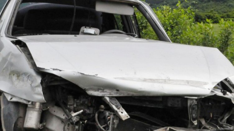 Германец катастрофира на път за село Кардам