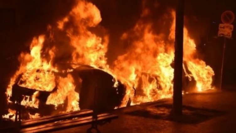 Млад мъж изгоря в БМВ-то си при мистериозен инцидент