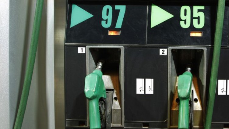 Доларът ни виновен, той повлякъл бензина, че и храните