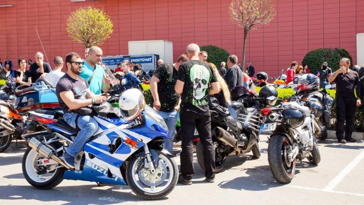 И мотоклубове подкрепят протеста на майките на деца с увреждания